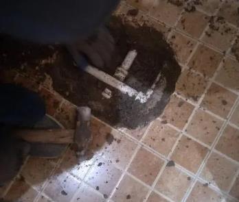 怀柔卫生间漏水维修公司为您分享下卫生间渗水如何处理及注意事项